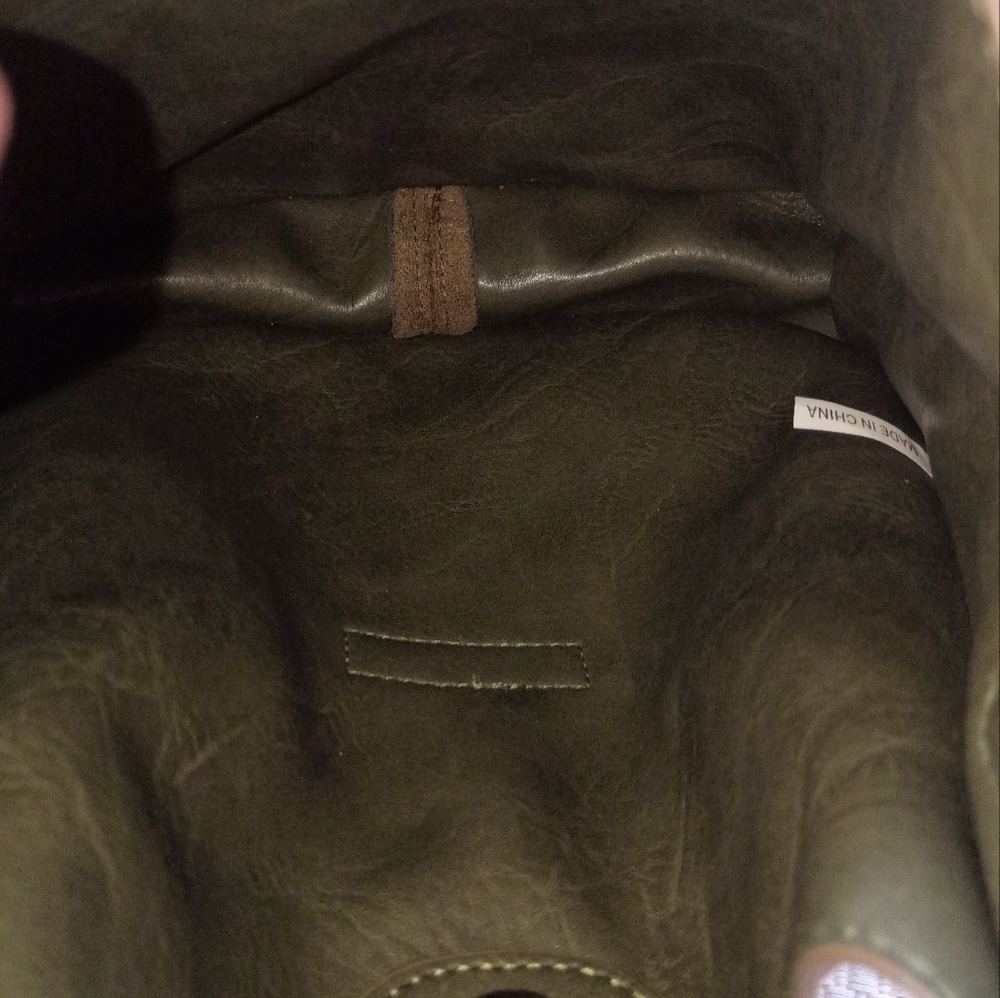 Ah Domed Messenger Bag Vegan Suede Leather Green 9x9 .New No Tag - Picture 3 of 6